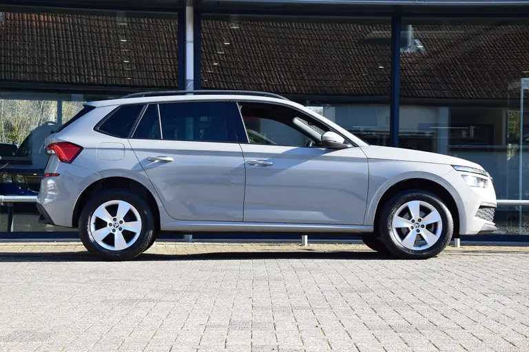 Skoda Kamiq 1.0 TSI 111PK Sport Business | Org. NL | BOVAG Garantie | Trekhaak | Virtual Cocpit | Sportstoelen | Cruise&Climate Control | PDC Achter | Apple Carplay/ Android Auto | afbeelding 5