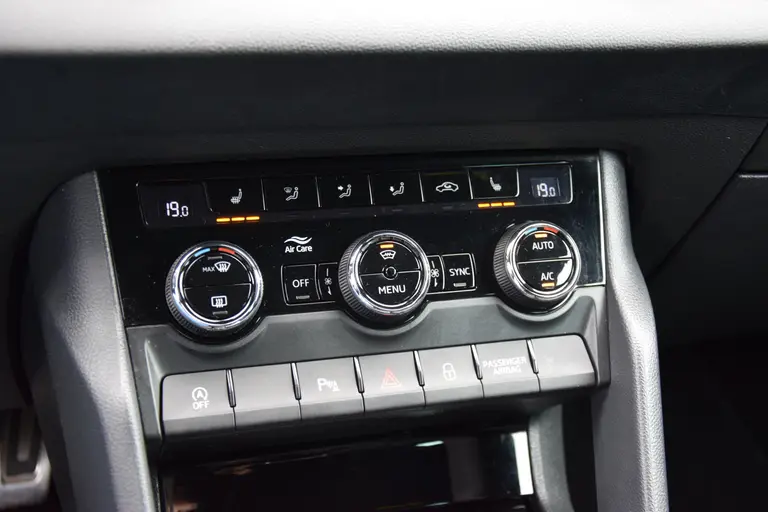 Skoda Karoq 1.5 TSI 150PK ACT Sportline Business DSG Automaat | Org. NL | BOVAG Garantie | 19'' Velgen | Virtual Cockpit | Achteruitrijcamera | Stoel/Stuur&Voorruitverwarming | afbeelding 20