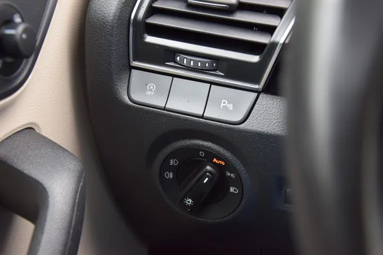 Skoda Fabia Combi 1.2 TSI Style | Org. NL | BOVAG Garantie | Trekhaak | Parkeersensoren Voor&Achter | Cruise&Climate Control | LED Dagrijverlichting | 15'' Velgen | afbeelding 28