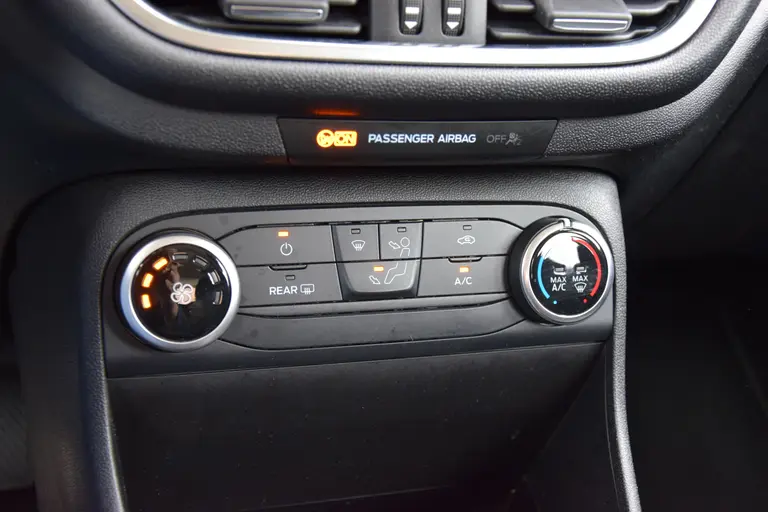 Ford Fiesta 1.1 Trend | Org. NL | BOVAG Garantie | Navigatie | Apple Carplay/Android Auto | Cruise Control | Lane Assist | Airconditioning | All Season Banden | afbeelding 22