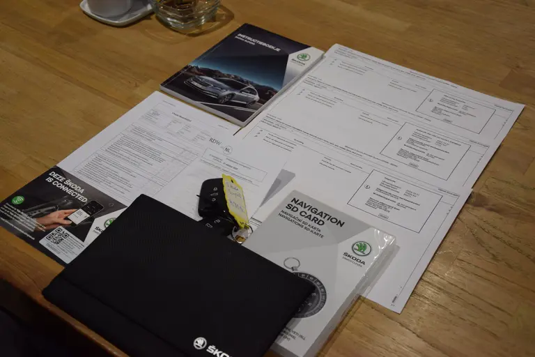 Skoda Superb Combi 1.5 TSI ACT 150PK Business Edition DSG Automaat | Org. NL | BOVAG Garantie | Trekhaak | Virtual dashboard | Apple Carplay/Android Auto | Elektrische bestuurdersstoel met geheugen | Verwarmde voorruit / Voorstoelen | afbeelding 16