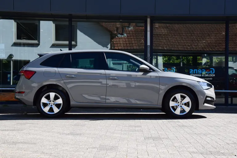 Skoda Scala 1.0 TSI 111PK Sport Business | Org. NL | BOVAG Garantie | Cruise & Climate Control | Parkeersensoren | Full LED | Sportstoelen | Apple Carplay / Android Auto | afbeelding 5