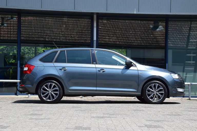 Skoda Rapid Spaceback 1.2 TSI 90PK Greentech Style Edition | Org. NL | BOVAG Garantie | Trekhaak | Navigatie | Stoelverwarming | 16'' Velgen | PDC Achter | Bluetooth | Multifunctioneel Stuurwiel | afbeelding 5