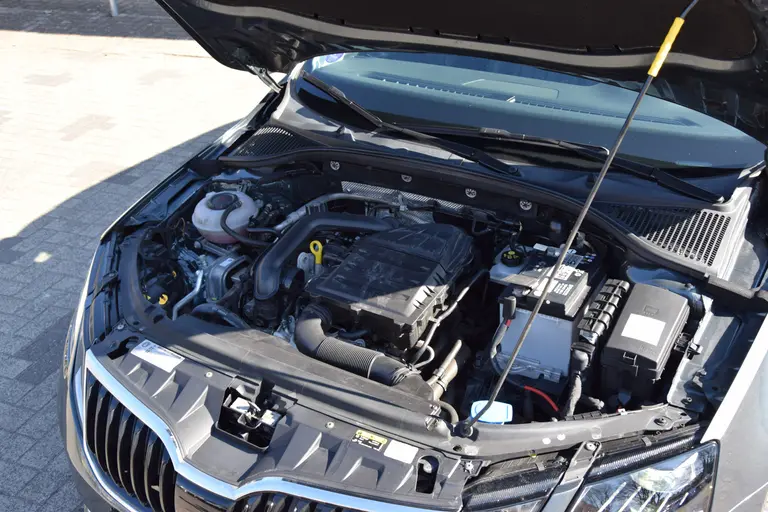 Skoda Octavia Combi 1.0 TSI Greentech Style Business DSG Automaat | Org. NL | BOVAG Garantie | Achteruitrijcamera | Stoelverwarming |  Lederen Bekleding | Full LED | Apple Carplay/Android Auto | afbeelding 14