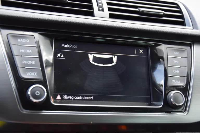 Skoda Fabia Combi 1.0 TSI 96PK Business Edition | Org NL | BOVAG Garantie | Trekhaak | Navigatie | Stoelverwarming | Parkeersensoren | Apple Carplay/Android Auto | 16'' Velgen | afbeelding 22