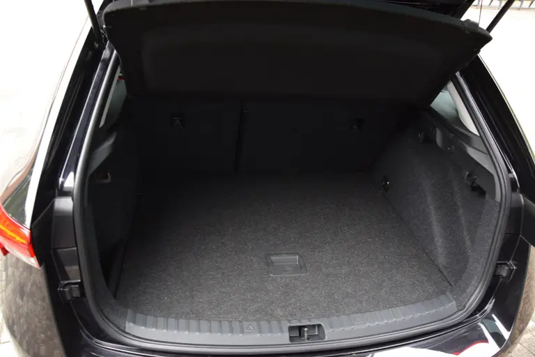 Skoda Scala 1.0 TSI Business Edition DSG Automaat | Org. NL | BOVAG Garantie | Virtual Cockpit | Stoelverwarming | 17'' Velgen Met All Season Banden | Cruise&Climate Control | Apple Carplay/Android Auto | afbeelding 31