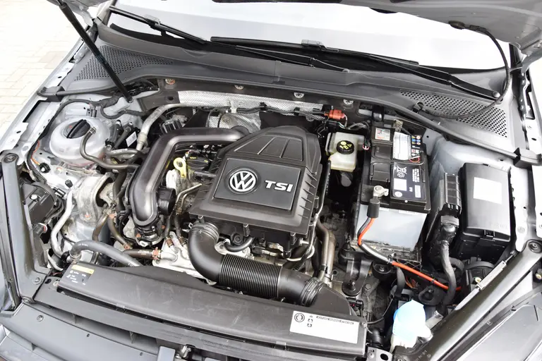 Volkswagen Golf 1.0 TSI Business Edition Connected DSG Automaat | Org. NL | BOVAG Garantie | Achteruitrijcamera | Navigatie | Cruise&Climate Control | All Season Banden | 16'' Velgen | afbeelding 13