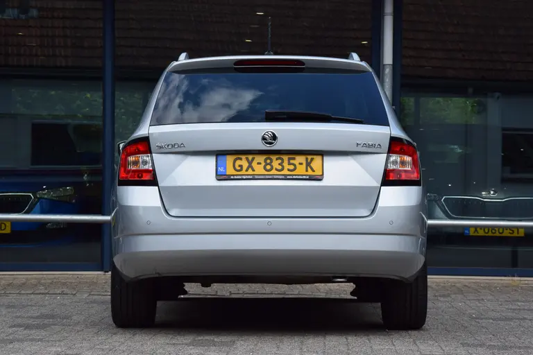 Skoda Fabia Combi 1.2 TSI Edition | Org. NL | BOVAG Garantie | 1e Eigenaar | Parkeersensoren Achter | 16'' Velgen | Stoelverwarming | Airco | Cruise Control | DAB Radio | afbeelding 12