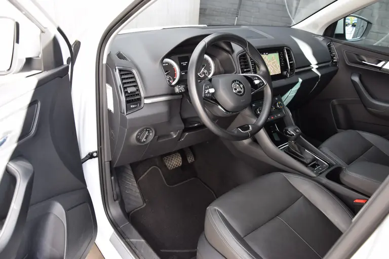 Skoda Karoq 1.5 TSI 150PK ACT Business Edition DSG Automaat | Org. NL | BOVAG Garantie | Trekhaak | Volledig Lederen Bekleding | Apple Carplay/Android Auto | PDC Voor&Achter | Cruise&Climate Control | afbeelding 11