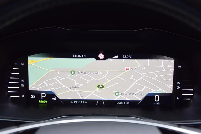 Skoda Superb Combi 1.4 TSI iV 160PK Business Edition Plus PHEV DSG Automaat | Org. NL | BOVAG Garantie | Trekhaak | Virtual dashboard | Apple Carplay/Android Auto | Elektrische Voorstoelen met geheugen | Verwarmde Voorruit + Stoelen | afbeelding 19