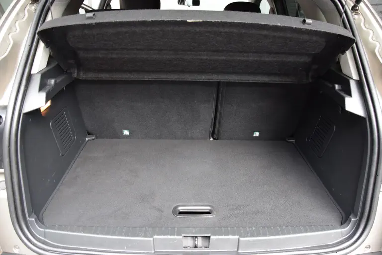 Renault Captur 0.9 TCe 90PK Dynamique | Org. NL | Nieuwe APK | Navigatie | Bluetooth Telefoonverbinding | Parkeersensoren Achter | 17'' Velgen | Keyless Entry | afbeelding 27