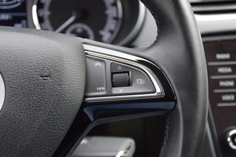 Skoda Octavia Combi 1.0 TSI 116PK Business Edition | Org. NL |  BOVAG Garantie | Navigatie | Achteruirijcamera | Cruise&Climate Control | PDC Achter | Apple Carplay/Android Auto | afbeelding 26