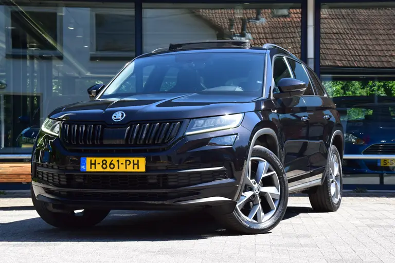 Skoda Kodiaq 1.5 TSI 150PK Sportline Business DSG Automaat | Org. NL | BOVAG Garantie | Trekhaak | Panoramadak | Virtual Cockpit | 19'' Velgen | Camera | Full LED | Elektrische Kofferklep | afbeelding 2