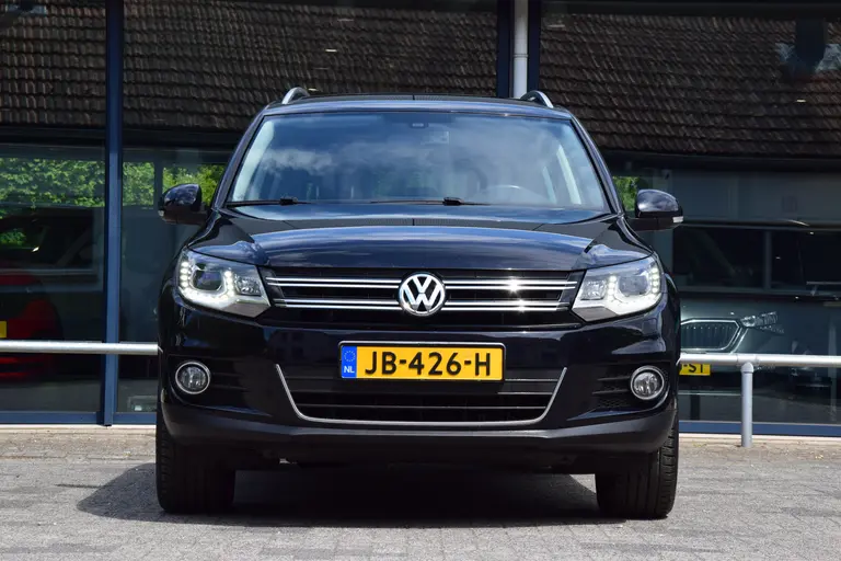 Volkswagen Tiguan 1.4 TSI Sport&Style 160PK | Trekhaak | Navigatie | Volledig Lederen Interieur | Parkeersensoren Achter | Xenon Verlichting | Stoelverwarming | Bluetooth Telefoonverbinding | afbeelding 12