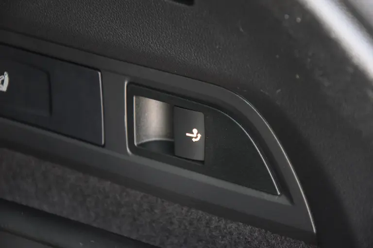 Skoda Kodiaq 1.5 TSI 150PK Business Edition Plus DSG Automaat | Org. NL | BOVAG Garantie | Trekhaak | Achteruitrijcamera | Adaptieve cruise control | Stoelverwarming | PDC Voor+Achter | afbeelding 37