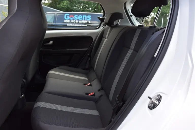 Volkswagen up! 1.0 75PK BMT high up! Automaat | Org. NL | BOVAG Garantie | Achteruitrijcamera | Cruise&Climate Control | Stoelverwarming | Parkeersensoren | Bluetooth | DAB Radio | afbeelding 8
