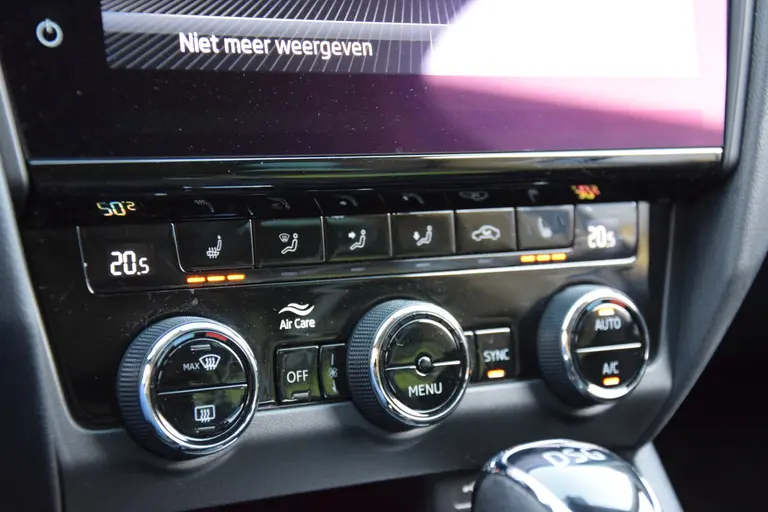 Skoda Octavia Combi 1.0 TSI Greentech Style Business DSG Automaat | Org. NL | BOVAG Garantie | Achteruitrijcamera | Stoelverwarming |  Lederen Bekleding | Full LED | Apple Carplay/Android Auto | afbeelding 25