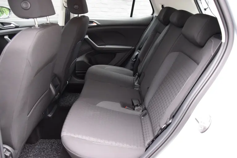 Volkswagen T-Cross 1.0 TSI Life | Org. NL | Fabrieksgarantie 7-2027 | Adaptive Cruise Control | Parkeersensoren Voor&Achter | Apple Carplay/Android Auto | 16'' Velgen | DAB Radio | afbeelding 8