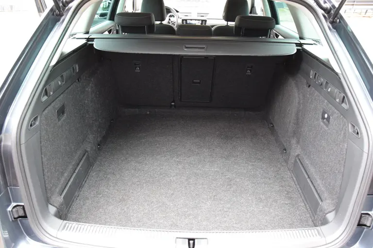 Skoda Superb Combi 1.5 TSI 150K ACT Business Edition DSG Automaat | Org. NL | BOVAG Garantie | Adaptive Cruise Control | Full LED | 17'' Velgen Met All Season Banden | PDC Voor&Achter | afbeelding 30