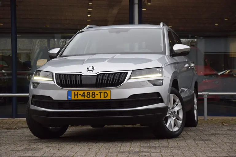 Skoda Karoq 1.5 TSI 150PK ACT Business Edition DSG Automaat | incl. BOVAG Garantie | NL-Auto | Lage KM-stand met NAP | PDC voor & achter | Smartlink+ Apple Carplay/Android Auto | VarioFlex 3 achterstoelen | afbeelding 2