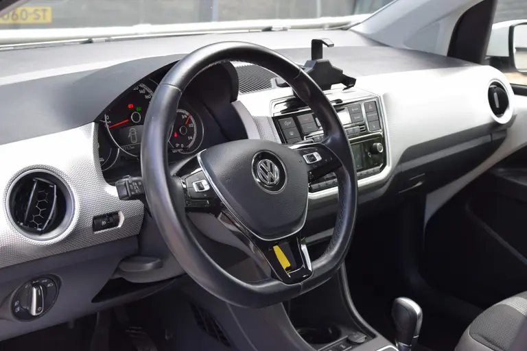 Volkswagen up! 1.0 75PK BMT high up! Automaat | Org. NL | BOVAG Garantie | Achteruitrijcamera | Cruise&Climate Control | Stoelverwarming | Parkeersensoren | Bluetooth | DAB Radio | afbeelding 17