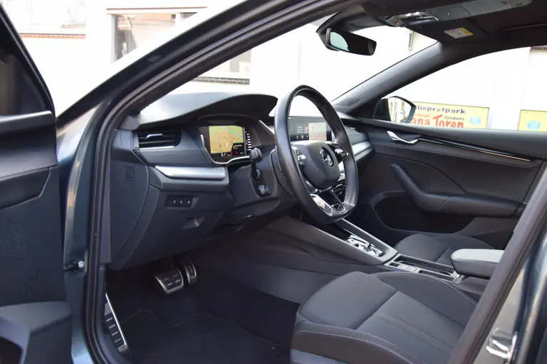 Skoda Octavia Combi 1.5 e-TSI Sport Business | Org. NL | BOVAG Garantie | Trekhaak | Adaptieve Cruise Control | Virtual Cockpit | Stoelverwarming | Achteruitrijcamera | Carplay | afbeelding 9