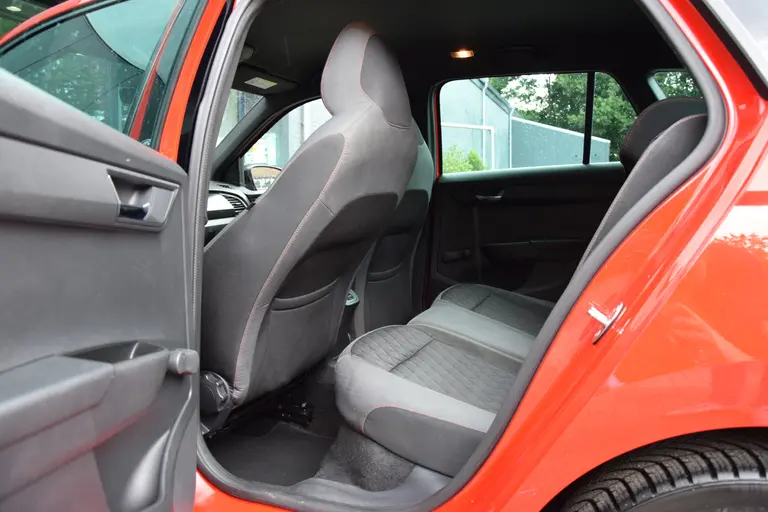 Skoda Fabia Combi 1.0 TSI 96PK Monte Carlo | Org. NL | rijklaar incl. BOVAG Garantie |  Automatische Airco | Stoelverwarming | Parkeersensoren | Cruise Control | afbeelding 7