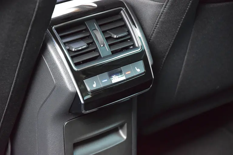 Skoda Superb Combi 1.5 TSI ACT 150PK Business Edition DSG Automaat | Org. NL | BOVAG Garantie | Apple Carplay/Android Auto | Elektrische Bestuurdersstoel | Verwarmde voorruit / Stoelen | afbeelding 9