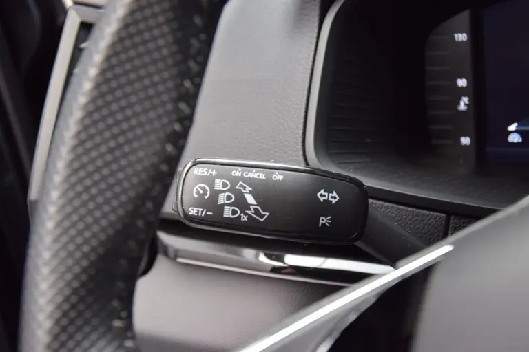 Skoda Karoq 1.5 TSI 150PK ACT Sportline Business | BOVAG Garantie | Org. NL | Trekhaak | Vitrual Cockpit | Achteruitrijcamera | Stoel&Stuurverwarming | 19'' Velgen | Full LED | afbeelding 30