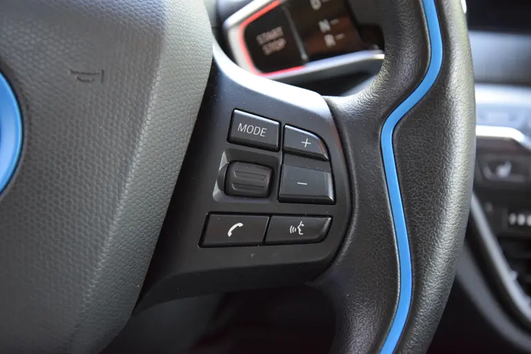 BMW i3 Executive Edition 120Ah 42 kWh | Org. NL | BOVAG Garantie | Warmtepomp | Panoramadak | Stoelverwarming | Adaptive Cruise Control | Achteruitrijcamera | Navigatie | Full LED | 20'' Velgen | afbeelding 19