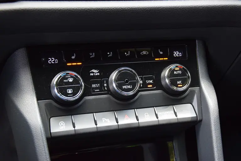 Skoda Kodiaq 1.5 TSI 150PK Sportline Business DSG Automaat | Org. NL | BOVAG Garantie | Trekhaak |  Virtual Cockpit | Stoelverwarming | Camera | 20'' Velgen | Adaptive Cruise Control | Elektrische Kofferklep | afbeelding 30