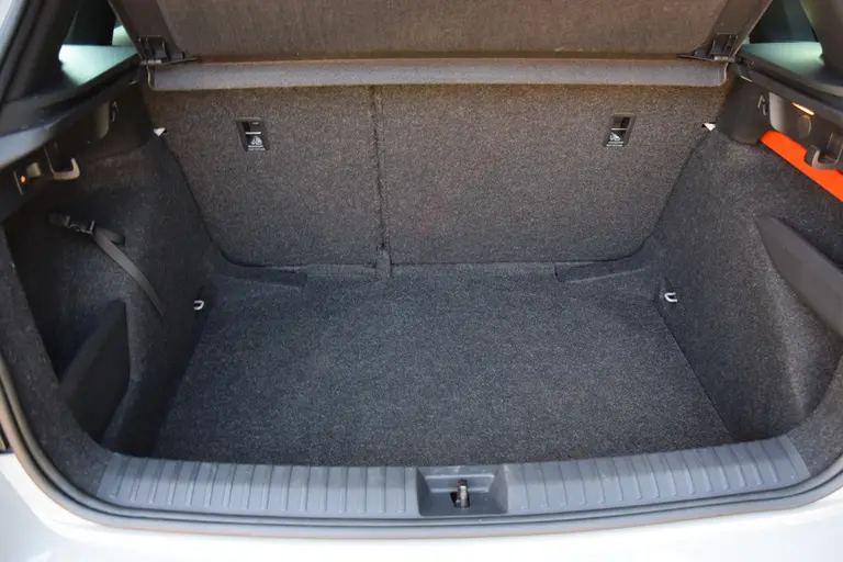 Skoda Kamiq 1.0 TSI 111PK Sport Business | Org. NL | BOVAG Garantie | Trekhaak | Virtual Cocpit | Sportstoelen | Cruise&Climate Control | PDC Achter | Apple Carplay/ Android Auto | afbeelding 29