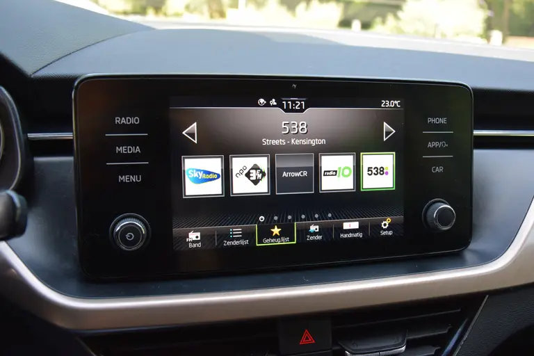 Skoda Scala 1.0 TSI 116PK First Edition | Org. NL | BOVAG Garantie | Trekhaak | Apple Carplay/Android Auto | Automatische Airco | Stoelverwarming | DAB | 18'' Velgen | PDC Achter | afbeelding 21