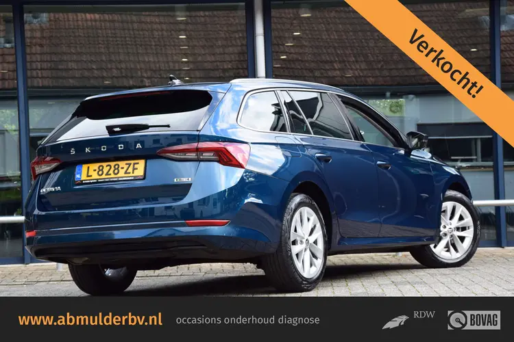 Skoda Octavia Combi 1.5 e-TSI 150PK Business Edition Plus DSG Automaat | Org. NL | BOVAG Garantie | Trekhaak | Camera | Virtual Cockpit | Adaptive Cruise | Stoel/ Stuurverwarming |