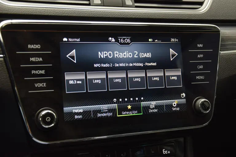 Skoda Superb Combi 1.4 TSI iV Business Edition Plus PHEV Plug-in Hybride | Org. NL | BOVAG Garantie | Trekhaak | Virtual Cockpit | Apple Carplay/Android Auto | Elektrische Voorstoelen met geheugen | Verwarmde Voorruit + Stoelen | afbeelding 27