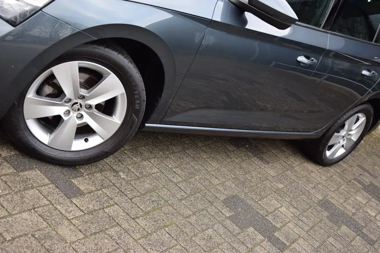 Skoda Scala 1.0 TSI 111PK Sport Business | Org. NL | BOVAG Garantie | Trekhaak (wegklapbaar) | Lederen Bekleding | Panoramadak | Virtual Cockpit | Achteruitrijcamera | Navigatie | Full LED | afbeelding 19