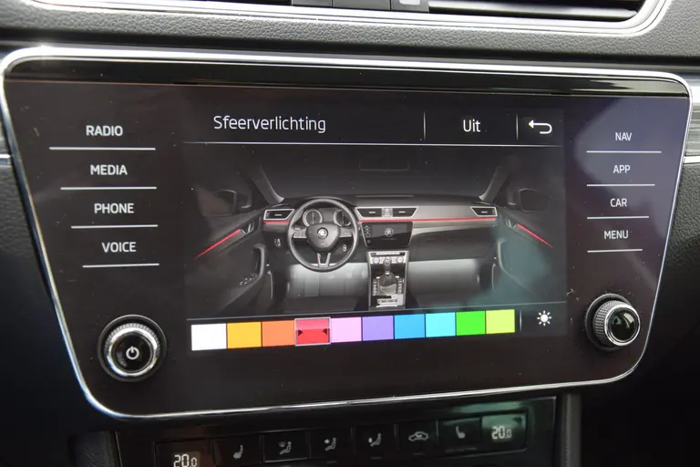 Skoda Superb Combi 1.5 TSI ACT 150PK Business Edition DSG Automaat | Org. NL | BOVAG Garantie | Trekhaak | Virtual dashboard | Apple Carplay/Android Auto | Elektrische bestuurdersstoel met geheugen | Verwarmde voorruit / Voorstoelen | afbeelding 27