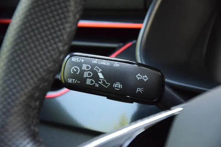 Skoda Scala 1.0 TSI 111PK Sport Business | Org. NL | BOVAG Garantie | Cruise & Climate Control | Parkeersensoren | Full LED | Sportstoelen | Apple Carplay / Android Auto | afbeelding 26