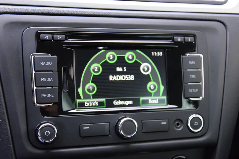 Skoda Rapid Spaceback 1.2 TSI 86PK Greentech Elegance Businessline Pro | BOVAG Garantie | NL-Auto | Navigatie | Parkeersensoren Achter | Cruise & Climate Control |17" Velgen | Bluetooth | Stoelverwarming | afbeelding 20