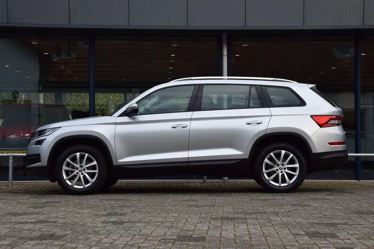 Skoda Kodiaq 1.5 TSI 150PK Business Edition 7-Persoons DSG Automaat | incl. BOVAG Garantie | NL-Auto | Adaptive Cruise Control | Achteruitrijcamera | Stoelverwarming | Navigatie | Full LED | Apple Carplay / Andoid Auto | afbeelding 4