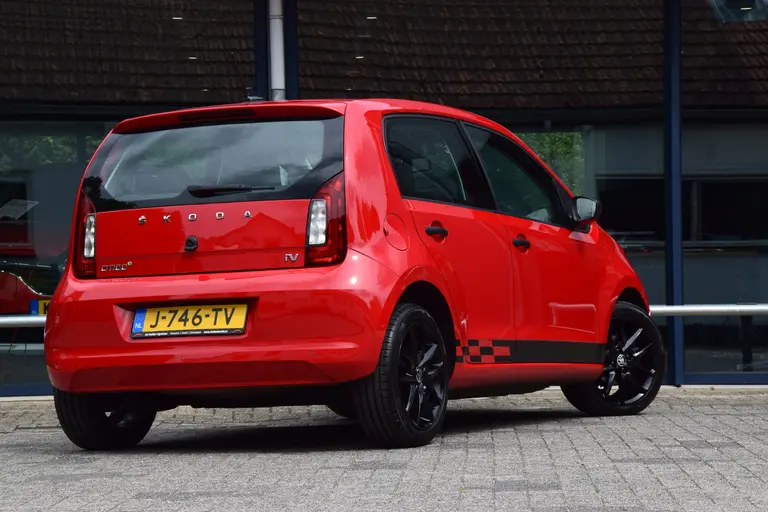 Skoda Citigo e-iV EV Ambition | Volledig Elektrisch | Org. NL | BOVAG Garantie | Stoelverwarming | PDC Achter | Climate Control | 16'' Velgen | DAB Radio | Bluetooth Telefoonverbinding | afbeelding 2