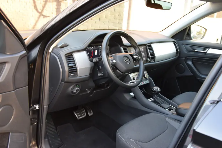 Skoda Kodiaq 1.5 TSI 150PK TSI Business Edition 7p (7 Persoons) DSG Automaat | Rijklaar incl. BOVAG Garantie | Trekhaak | Achteruitrijcamera | Virtual Cockpit | Adaptive Cruise Control | 17'' Velgen | afbeelding 12
