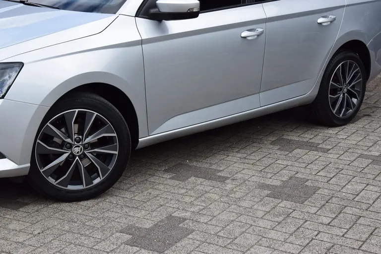 Skoda Fabia Combi 1.2 TSI Edition | Org. NL | BOVAG Garantie | 1e Eigenaar | Parkeersensoren Achter | 16'' Velgen | Stoelverwarming | Airco | Cruise Control | DAB Radio | afbeelding 15