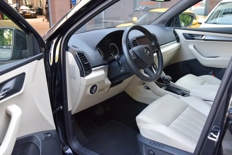 Skoda Karoq 1.5 TSI 150PK ACT Business Edition DSG Automaat | Org. NL | BOVAG Garantie | Lederen bekleding | Stoelverwarming | Stuurverwarming | Full LED koplampen | afbeelding 9