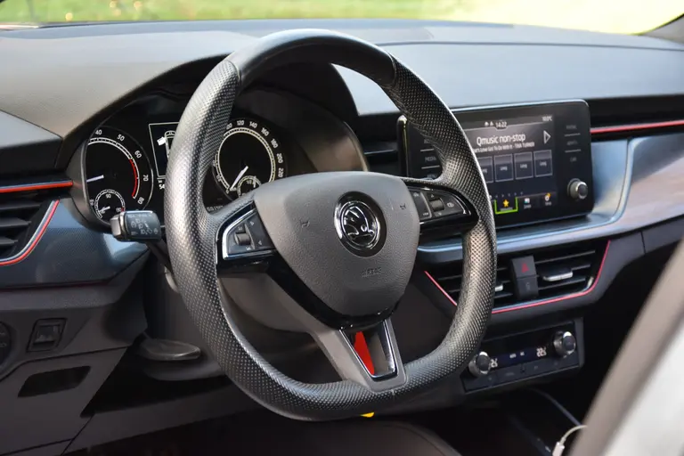 Skoda Scala 1.0 TSI 116PK Sport Business | BOVAG Garantie | NL-Auto | Cruise & Climate Control | Parkeersensoren | Full LED | Sportstoelen | 17'' Velgen | Apple Carplay / Android Auto | afbeelding 16