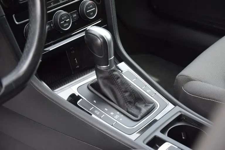 Volkswagen GOLF Variant 1.4 TSI Highline DSG Automaat | Org. NL | Trekhaak | Achteruitrijcamera | Navigatie | Alcantara Bekleding | 18'' Velgen | Cruise & Climate Control | Bluetooth | afbeelding 19