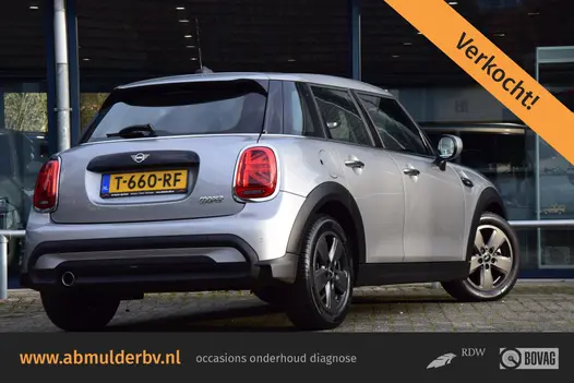 MINI Cooper Mini 1.5 136PK Camden Edition Automaat | Org. NL | BOVAG Garantie | Automatische Airco | Parkeer sensoren | All-season banden | Apple Carplay/Android Auto | LED koplampen |