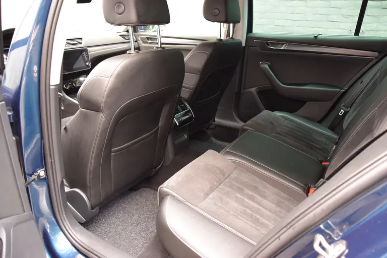 Skoda Superb Combi 1.4 TSI iV Business Edition Plus PHEV Plug-in Hybride | Org. NL | BOVAG Garantie | Trekhaak | Virtual Cockpit | Apple Carplay/Android Auto | Elektrische Voorstoelen met geheugen | Verwarmde Voorruit + Stoelen | afbeelding 7