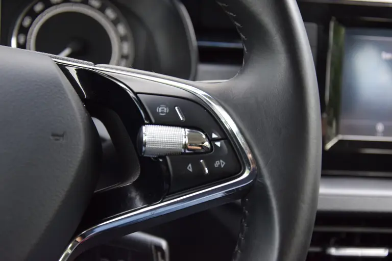 Skoda Kamiq 1.0 TSI Ambition | Org. NL | BOVAG Garantie | Apple Carplay/Android Auto | Cruise Control | Parkeersensoren Achter | Full LED | Airco | 16'' Velgen | Lane Assist | afbeelding 26