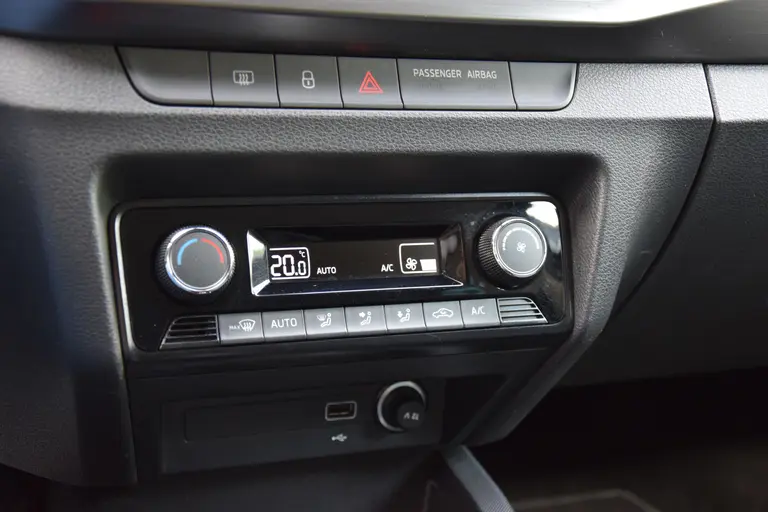 Skoda Fabia Combi 1.0 TSI 96PK Business Edition | Org. NL | BOVAG Garantie | Apple Carplay/Android Auto | 16'' Velgen | PDC Achter | LED Dagrijverlichting | Cruise Control | afbeelding 22